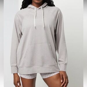 Like new Vuori oversized halo hoodie size small soft pewter in color